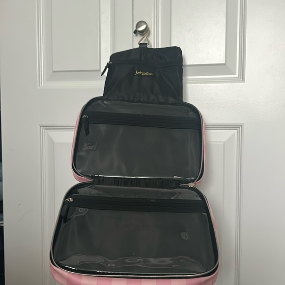 Victoria Secret Makeupbag - Picture 2 of 2
